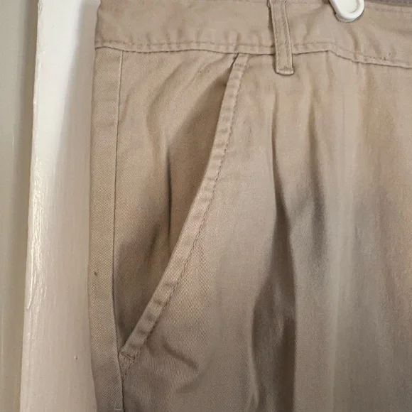 Old Navy Women’s Bootcut Khaki Pants - Picture 4 of 7